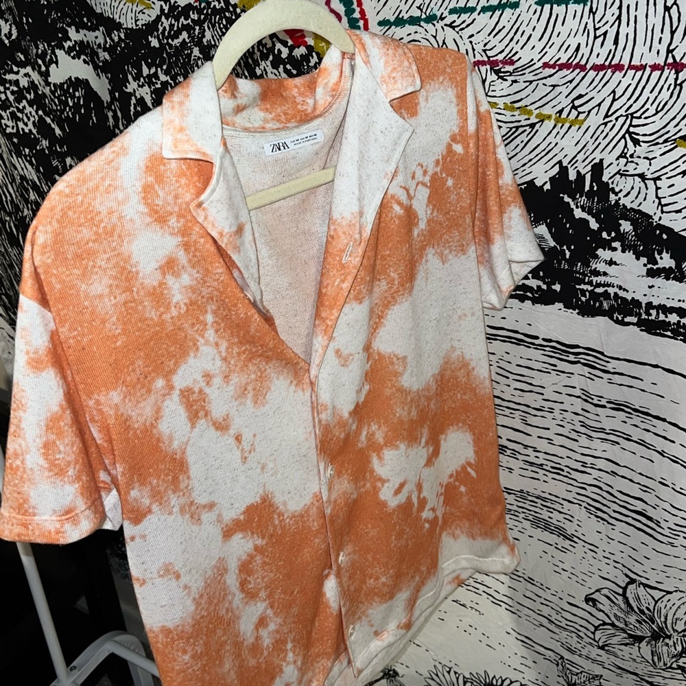 MENS ZARA SIZE MEDIUM ORANGE AND WHITE POLO